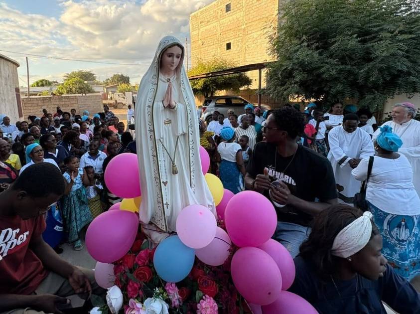 Imagem Peregrina de Nossa Senhora de Fátima visitou as Paróquias da Cidade de Tete